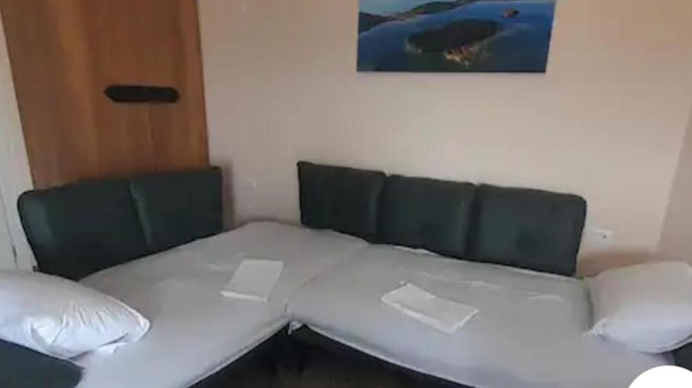 Queen Apartmets Vlorë Δωμάτιο φωτογραφία